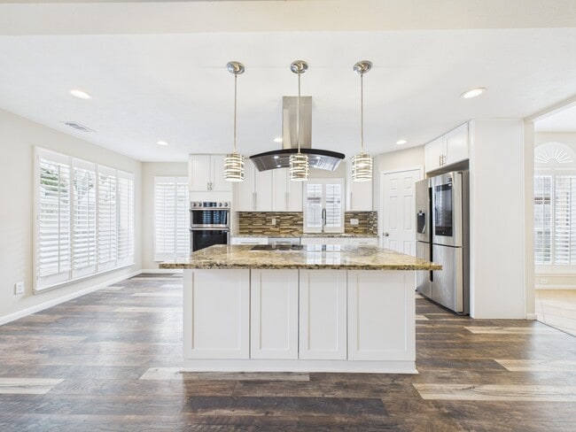 Building Photo - 519 Promenade Blvd