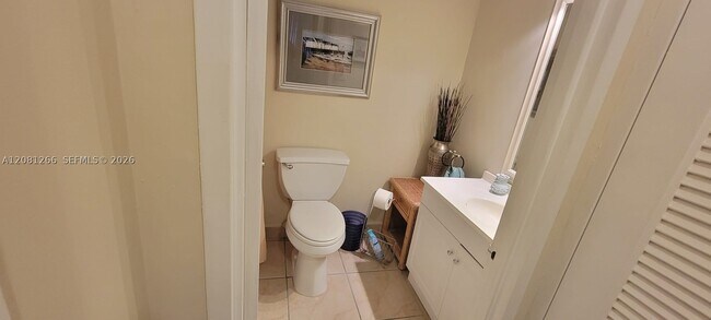 3725 S Ocean Dr Unit 323