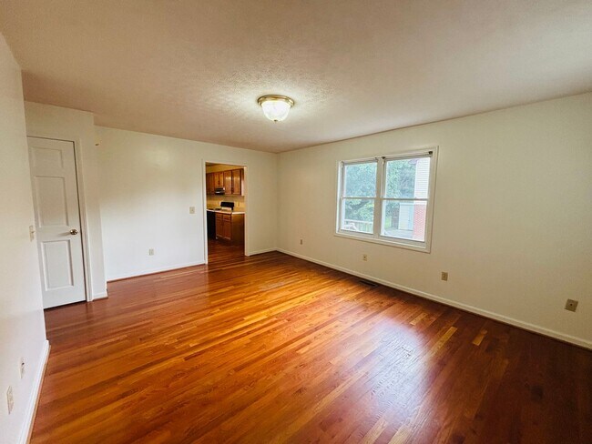 Photo - 70 Franklin Parke Ct SW