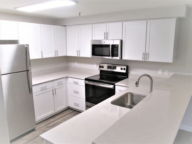 Cedar Three Bedroom Kitchen