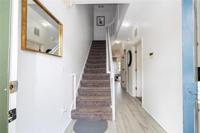 2433 Caravelle Cir