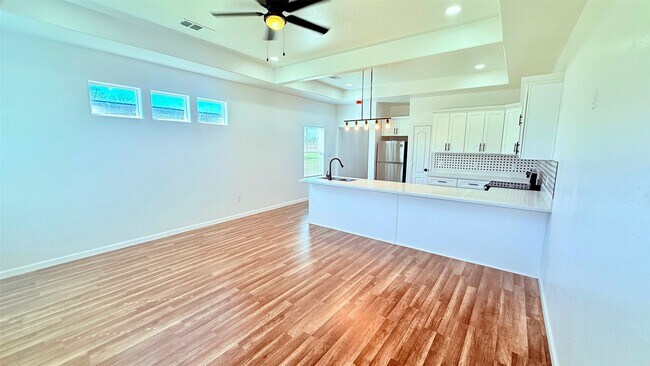 Photo - 7014-5914 02