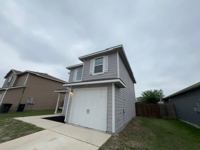 Photo - 3-Bedroom Home in Southeast San Antonio with Spacious Backyard & Open Layout