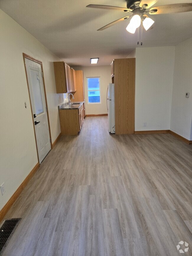 Building Photo - 804 Hanna Blvd Rental