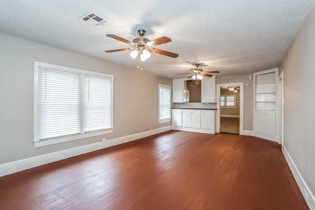 Photo - 522 12th Ave N