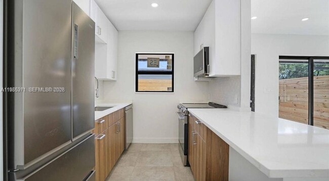 Building Photo - 1119 W Las Olas Blvd Unit 1