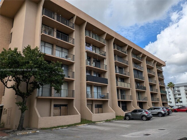 Photo - 16751 NE 9th Ave Condo Unit 605