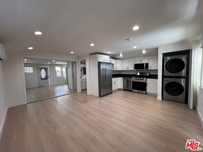 Photo - 946 S Lucerne Blvd