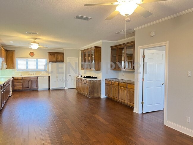 Photo - Beautiful 3/2/2 Situated On An Acre in Azle For Rent!