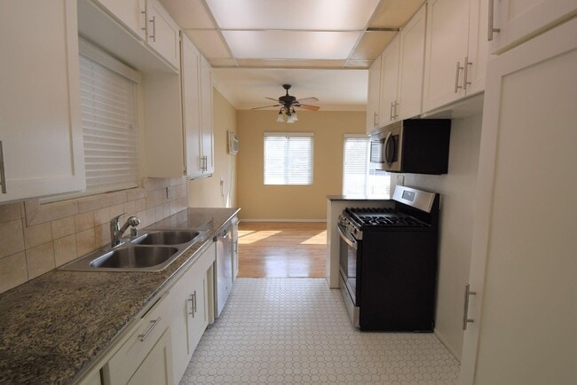 Photo - 12427 Riverside Dr Unidad 01