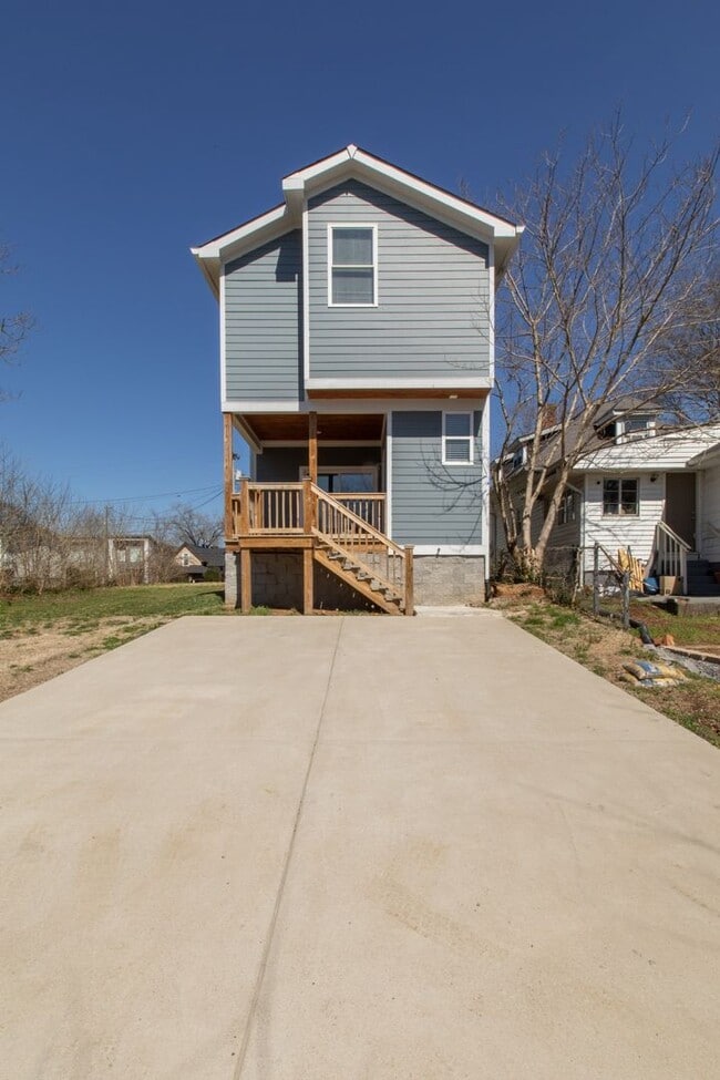 Photo - 3 Bed 2.5 Bath Single-Family Urban Home