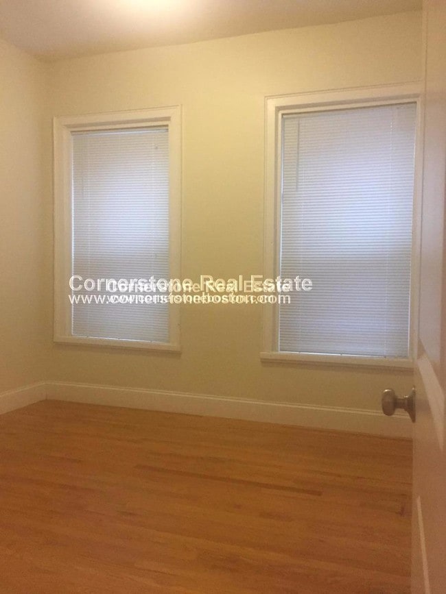 Photo - 16 Burney St Unit 2