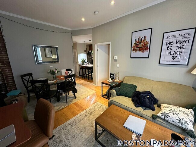 Building Photo - 17 Garrison St Rental