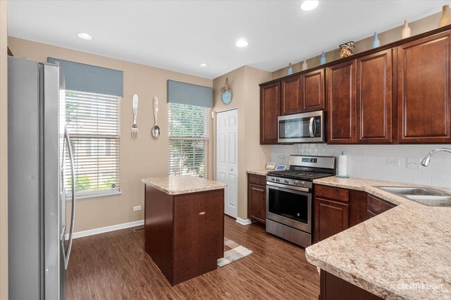 263 Lakeshore Dr