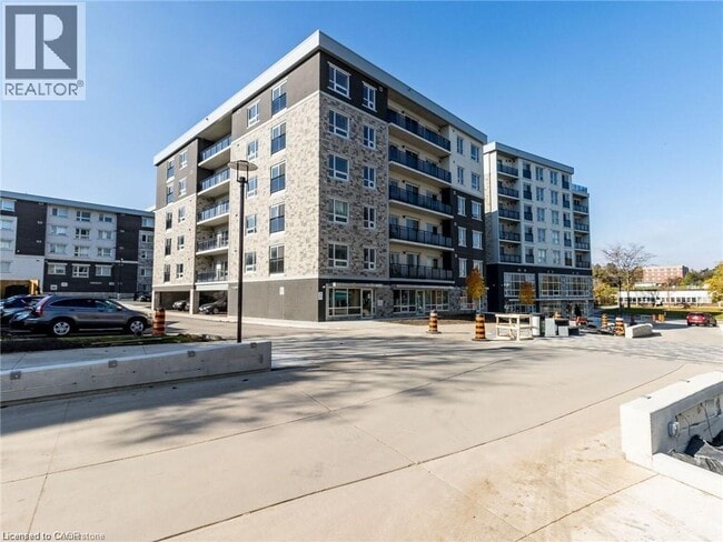 Photo - 275 Larch St Unit H-208
