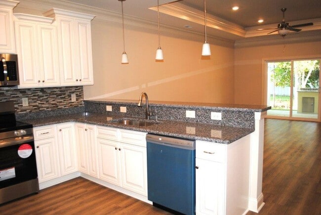 Photo - Sunnyside Village