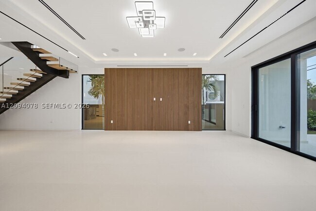 1312 NE 16th Ct