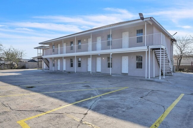Building Photo - 1303 Philadelphia St Unit 4
