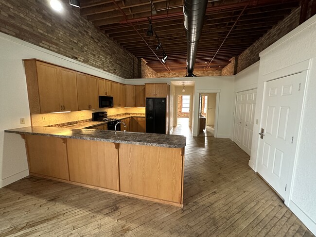 Photo - 225 N Jackson St Unidad 3A