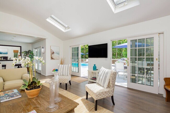 Photo - 25 High Point Rd