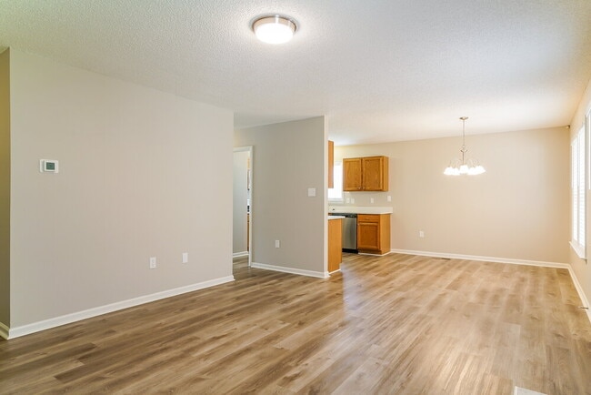 Photo - 412 Birdsong Way