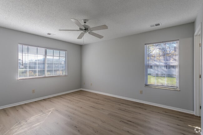 2 BR, 2 BA - 1,000 SF - Bedroom
