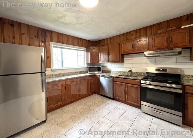 Building Photo - 41 Hancock Ave Rental