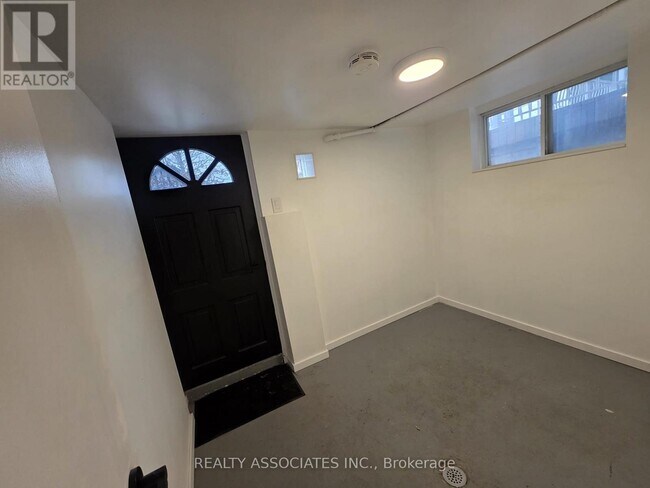 Photo - 72 Auburn Ave