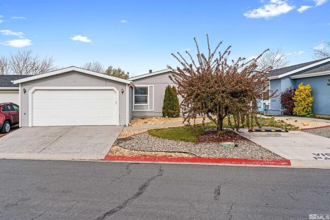 Building Photo - Cute home in gated community! 3/2