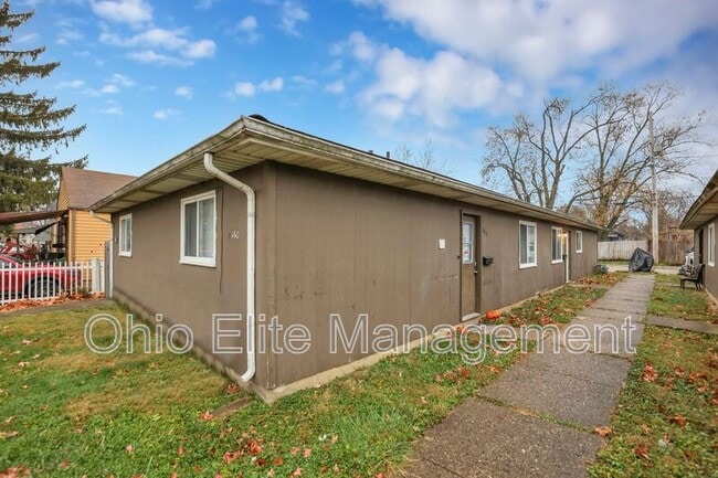 Photo - 2460 Hiawatha St