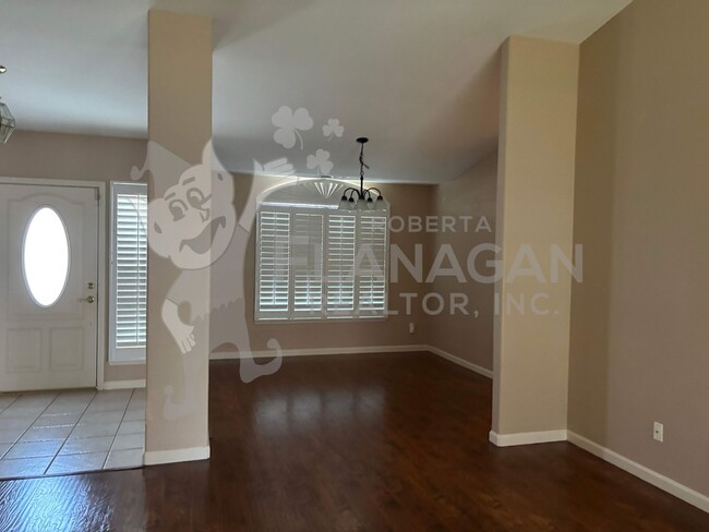 Photo - Large 4 Bedroom/ 2  Bathroom home