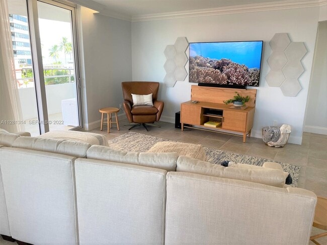 Photo - 5161 Collins Ave Unit 404