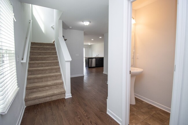 Photo - 22 Routhland Ct