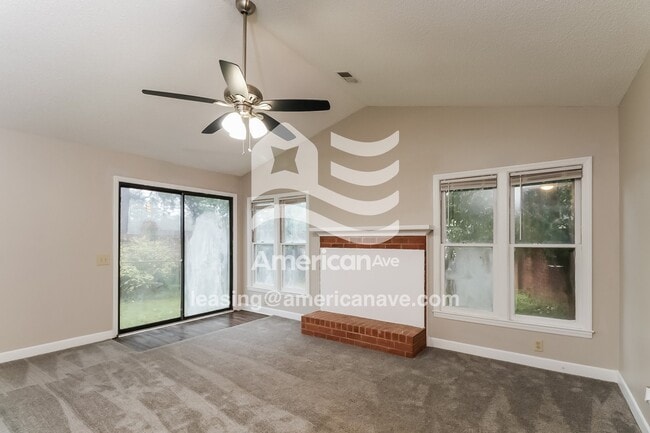 Photo - 122 Village Walk