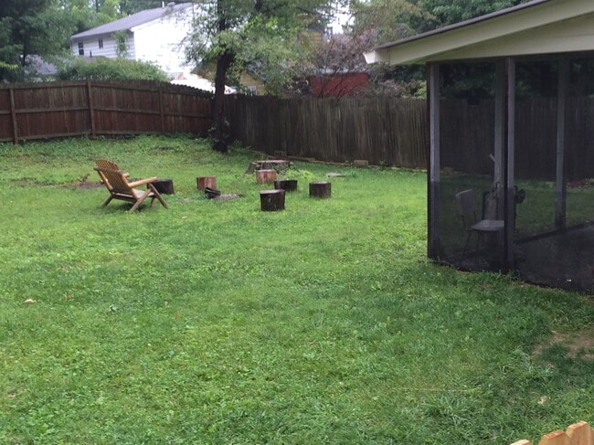 Photo - 1028 E Maxwell Ln