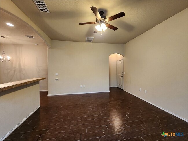 Photo - 622 Creekside Cir