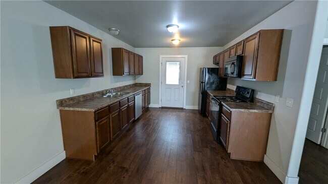 Photo - 134 Erin Pl Unit B