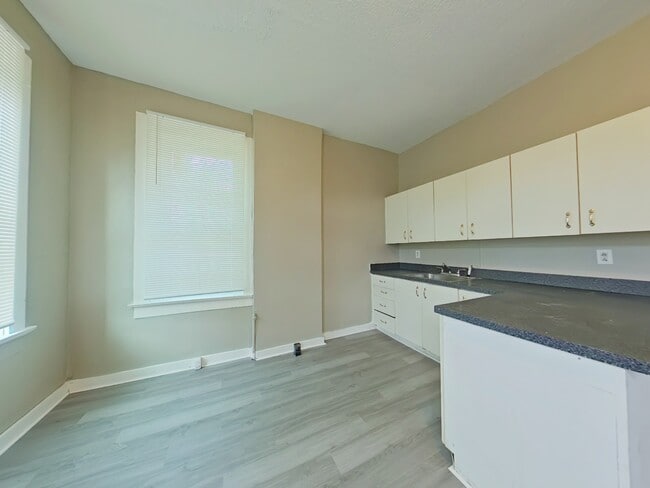 Photo - 2711 Keokuk St