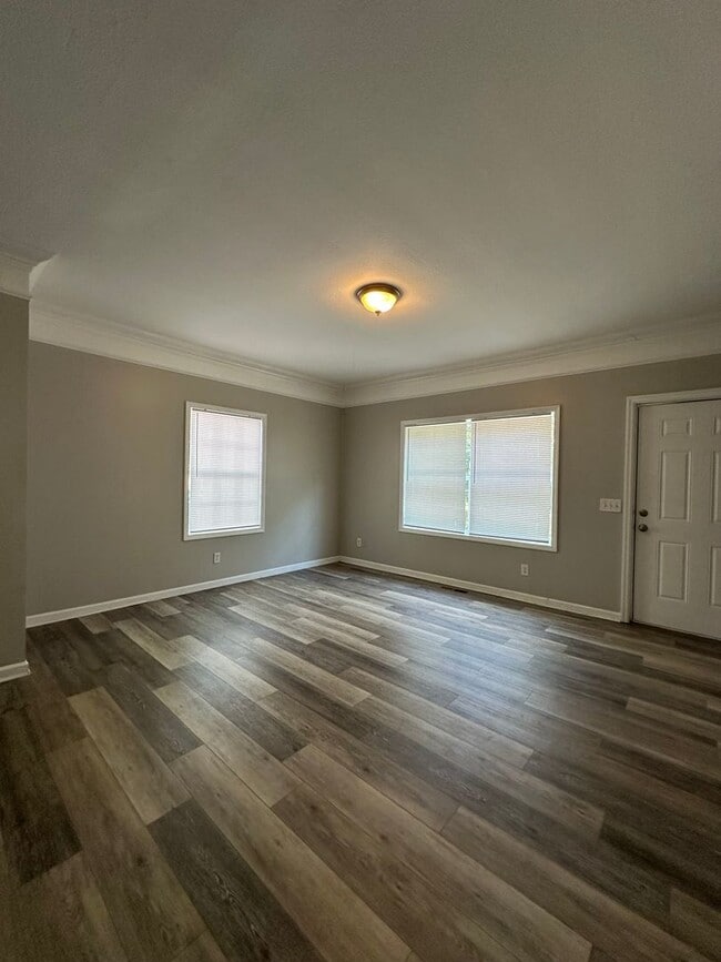 Photo - Large 4 bedroom home near Campus- Pre Lease for August 1st 2026