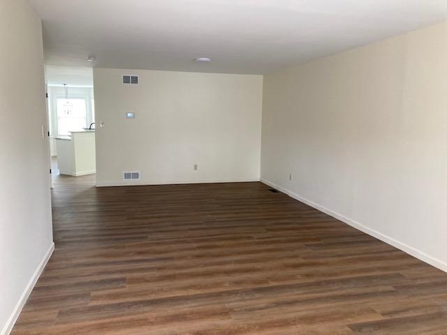 Photo - 327 Oxford Pl
