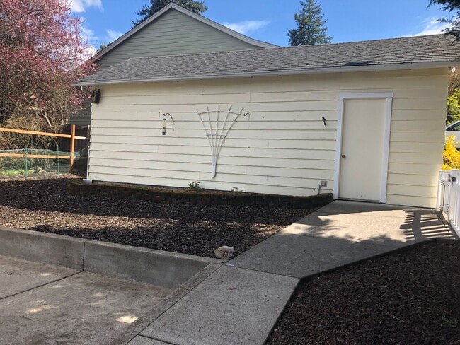 Photo - 2-Bedroom Single-Level House in Sherwood