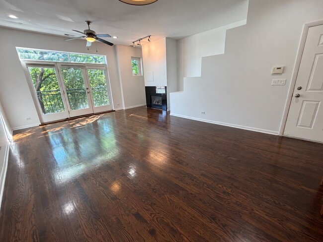 Photo - 938 N Wood St