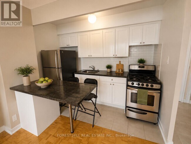 Photo - 700 Ontario St
