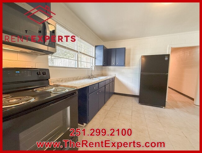 Photo - 556 Cedar Ave