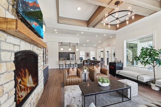 Photo - The Lantana Apartments