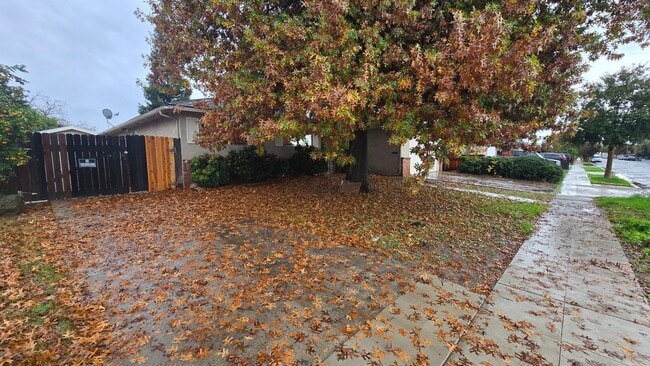 Photo - 4184 N Briarwood Ave