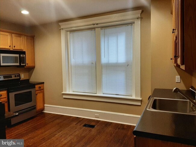 Photo - 443 N Loudoun St Unit 2
