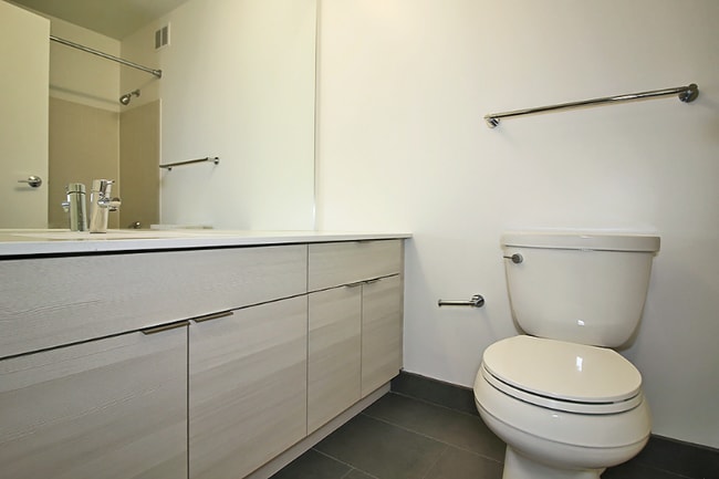 Photo - 489 E Ohio St