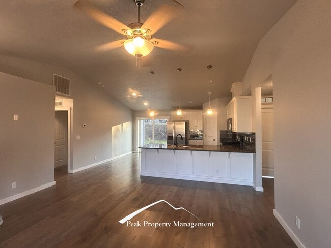 Photo - 2070 Kelly Dr