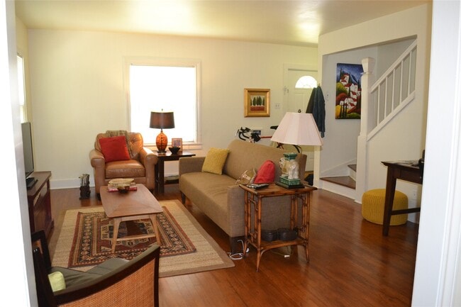 Building Photo - 1610 Ridgewood St